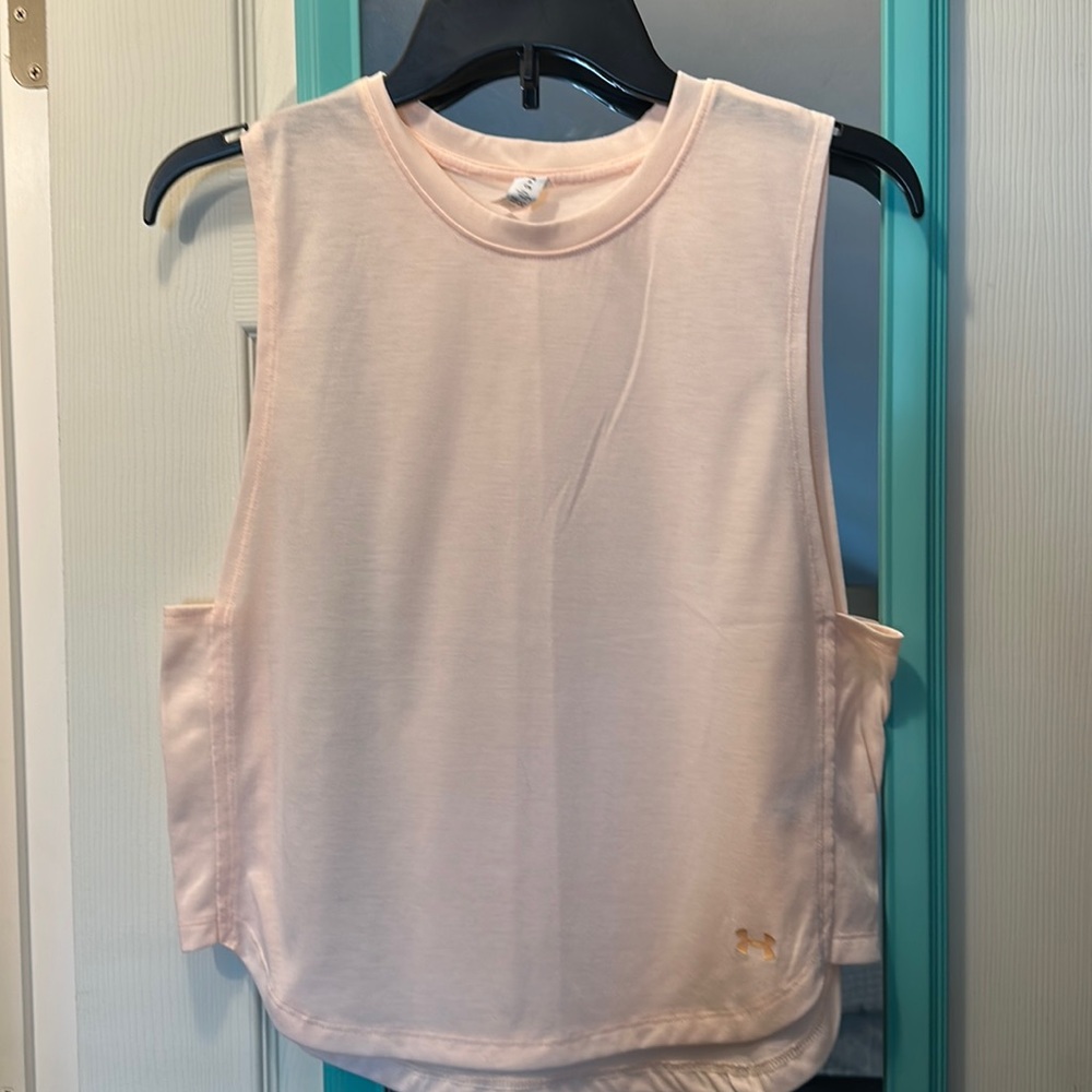 Women’s Under Armour Work Out Tank Top. Size Small